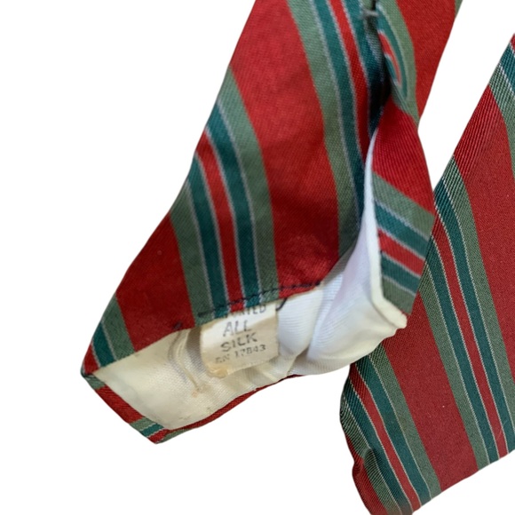 Macy’s Mens Store vintage red striped cotton tie. Great holiday tie. - Picture 3 of 3